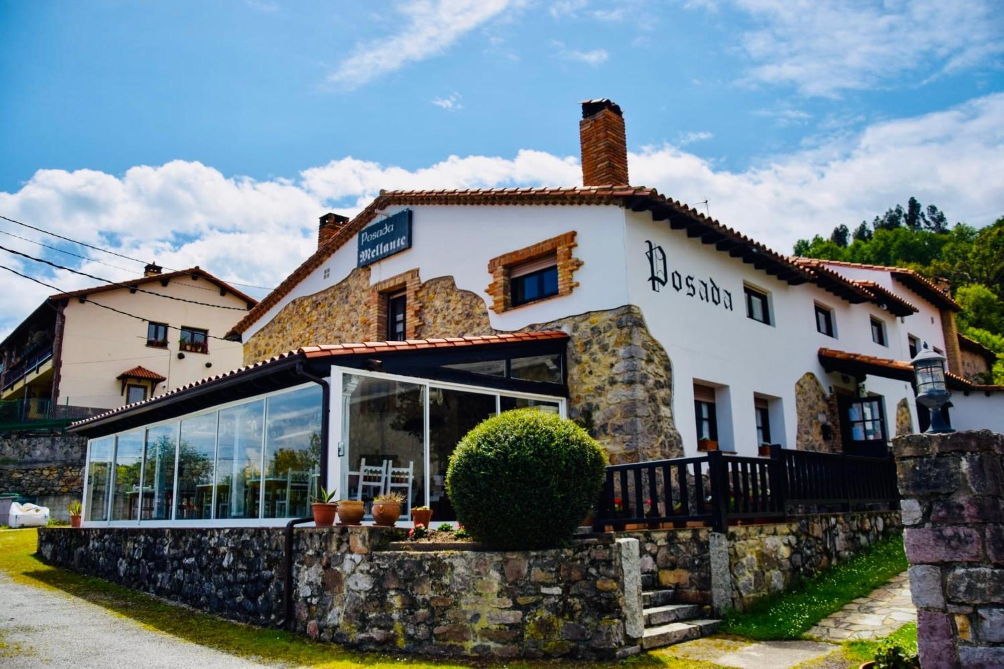 Posada Mellante Pechon Exterior photo